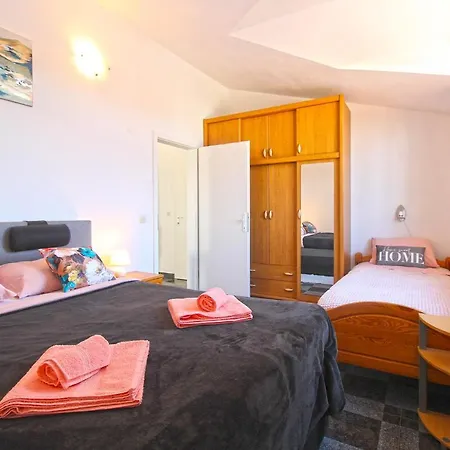 Apartment Olga 2236 Pula
